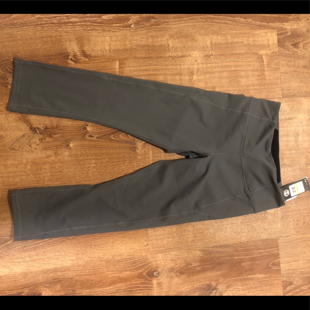 Under Armour leggings (BRAND NEW w/ TAGS)